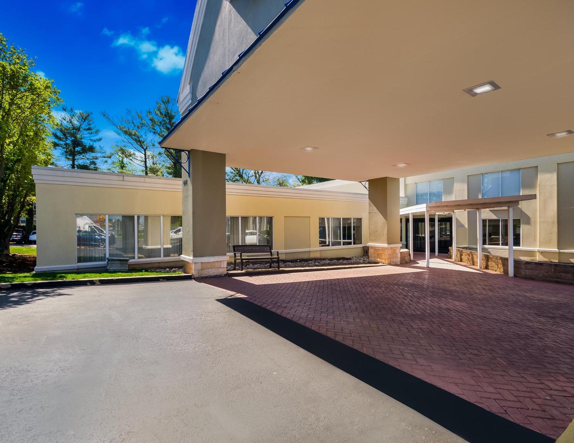 Comfort Inn Falls Church - Tysons Corner Zewnętrze zdjęcie
