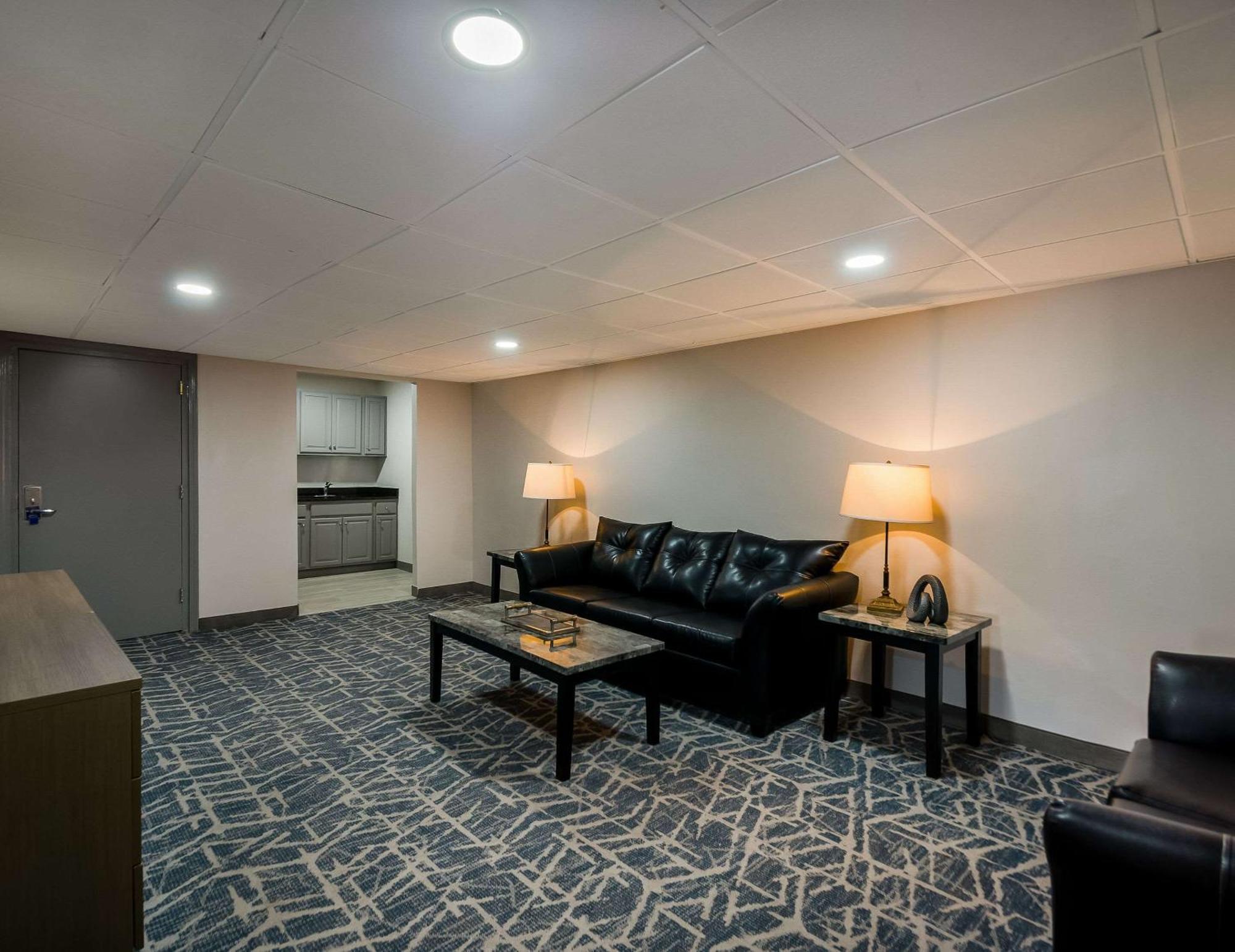 Comfort Inn Falls Church - Tysons Corner Zewnętrze zdjęcie
