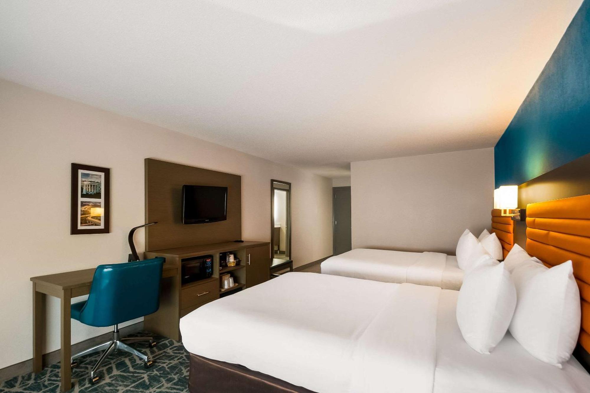 Comfort Inn Falls Church - Tysons Corner Zewnętrze zdjęcie