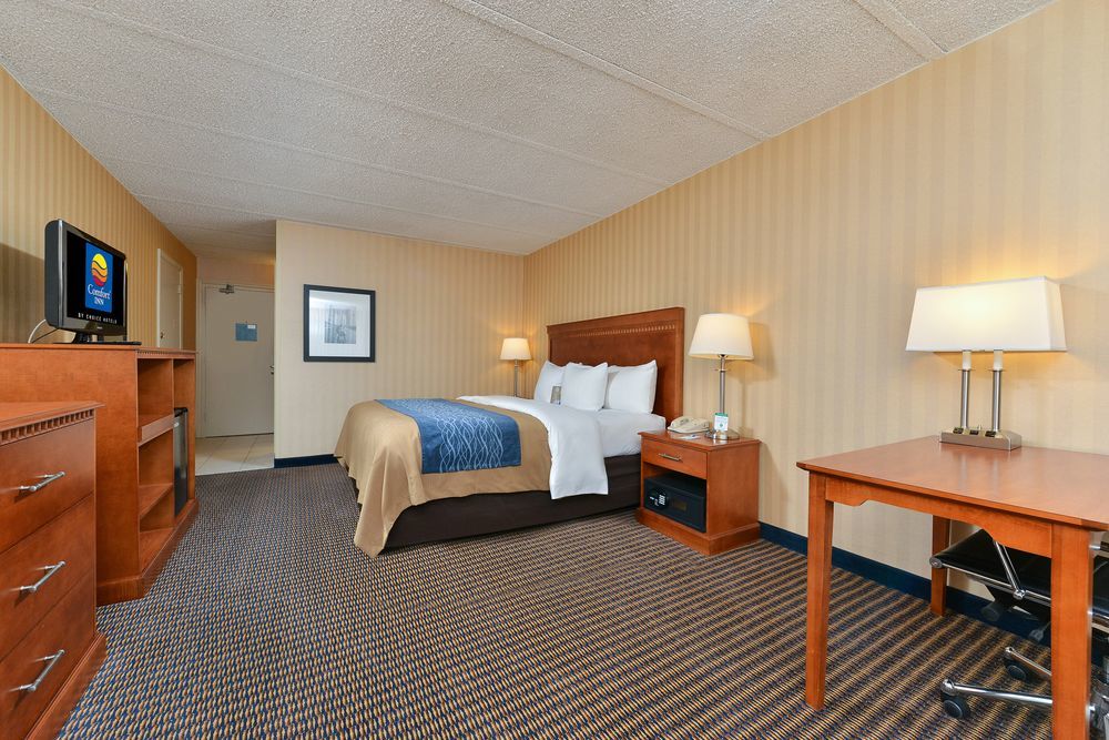 Comfort Inn Falls Church - Tysons Corner Zewnętrze zdjęcie