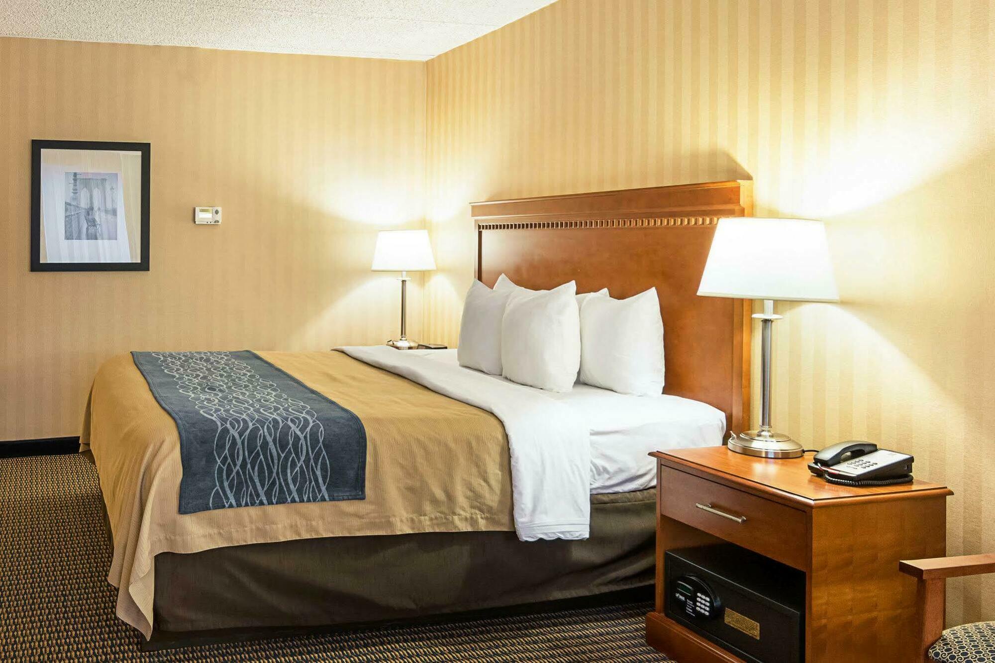 Comfort Inn Falls Church - Tysons Corner Zewnętrze zdjęcie