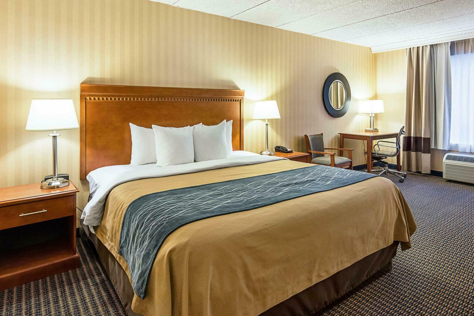 Comfort Inn Falls Church - Tysons Corner Zewnętrze zdjęcie