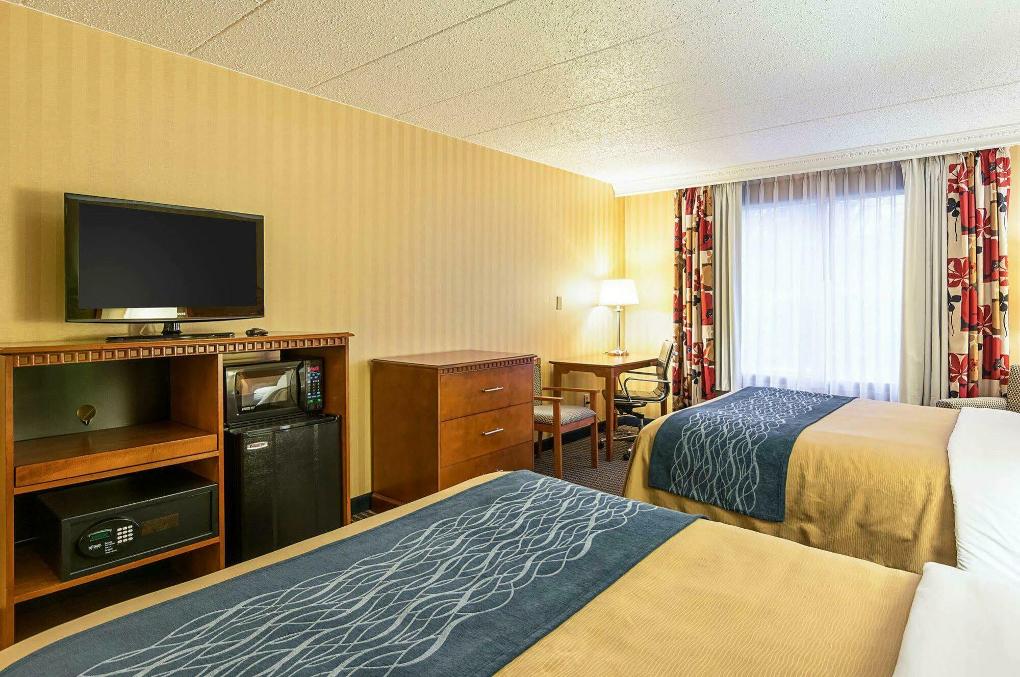 Comfort Inn Falls Church - Tysons Corner Zewnętrze zdjęcie