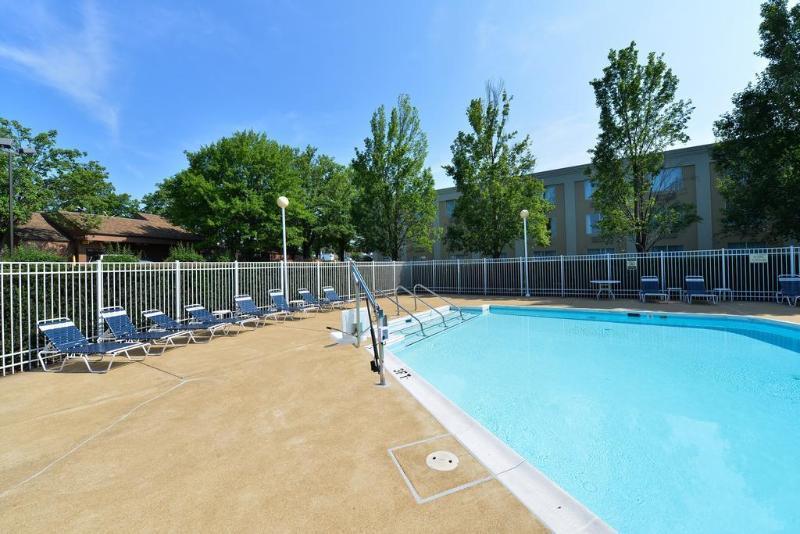 Comfort Inn Falls Church - Tysons Corner Zewnętrze zdjęcie