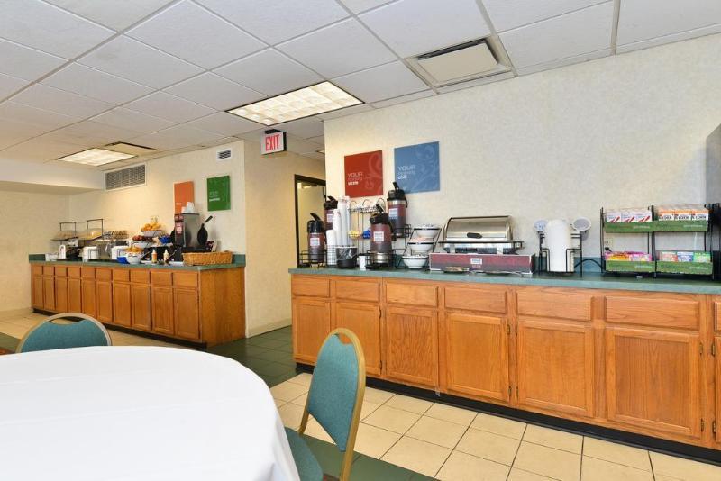 Comfort Inn Falls Church - Tysons Corner Zewnętrze zdjęcie